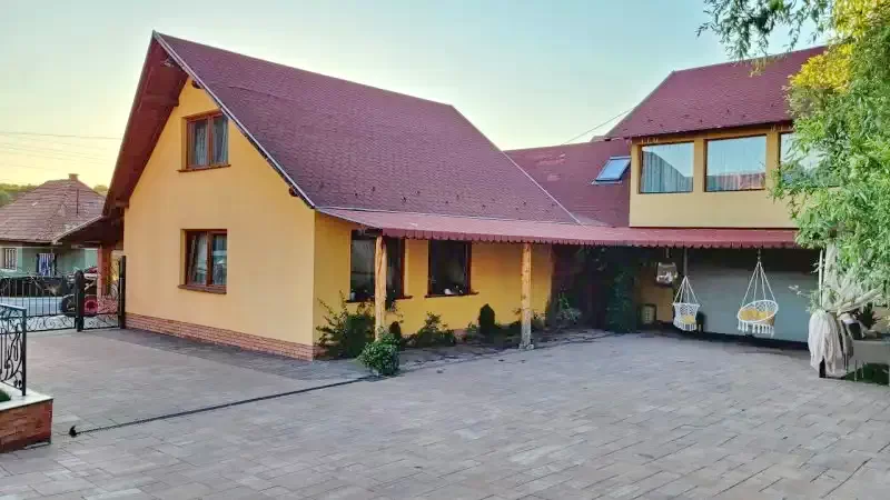 Praid Cazare | Motel (K0183-49) Imaginea poate fi supusă drepturilor de autor. Se recomandă contactarea titularului drepturilor.