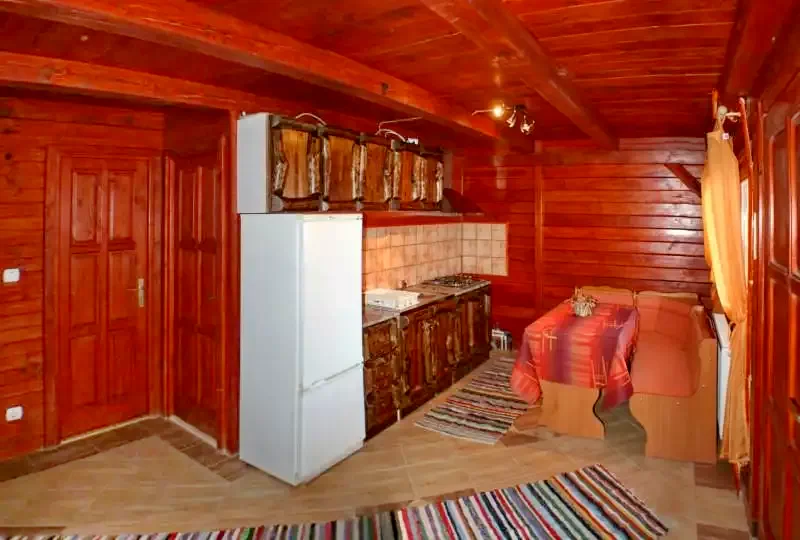 Praid Cazare | Bungalow (K0215-1) Imaginea poate fi supusă drepturilor de autor. Se recomandă contactarea titularului drepturilor.