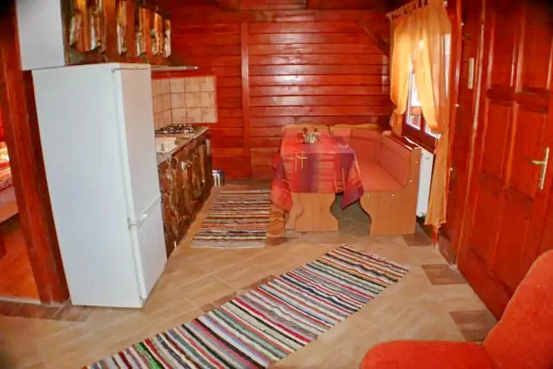 Parajd Szállás | Bungalow (K0215-8) A kép szerzői jogvédelem alatt állhat. Javasolt a kapcsolatfelvétel a jog tulajdonossal.