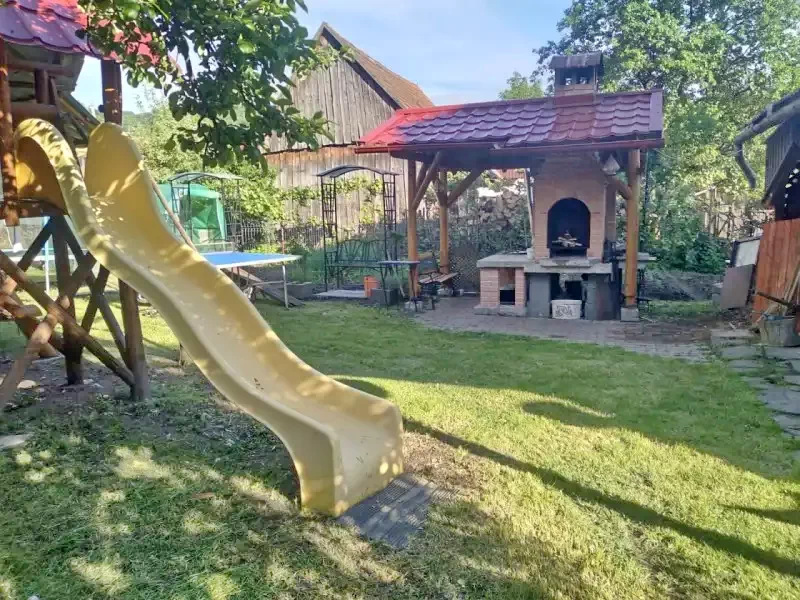 Praid Cazare | Sat de vacanță (K0231-20) Imaginea poate fi supusă drepturilor de autor. Se recomandă contactarea titularului drepturilor.