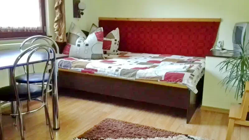 Praid Cazare | Motel (K0271-10) Imaginea poate fi supusă drepturilor de autor. Se recomandă contactarea titularului drepturilor.