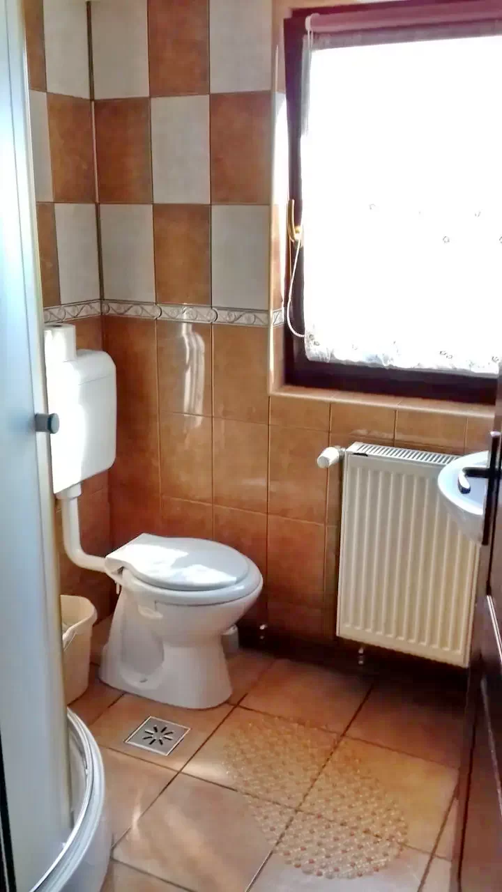 Parajd Szállás | Motel (K0271-11) A kép szerzői jogvédelem alatt állhat. Javasolt a kapcsolatfelvétel a jog tulajdonossal.