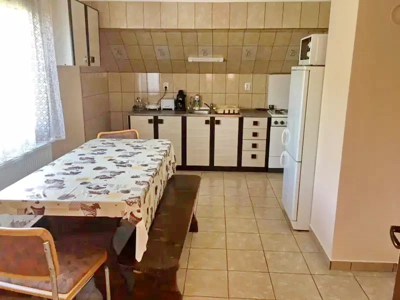 Praid Cazare | Motel (K0279-2) Imaginea poate fi supusă drepturilor de autor. Se recomandă contactarea titularului drepturilor.