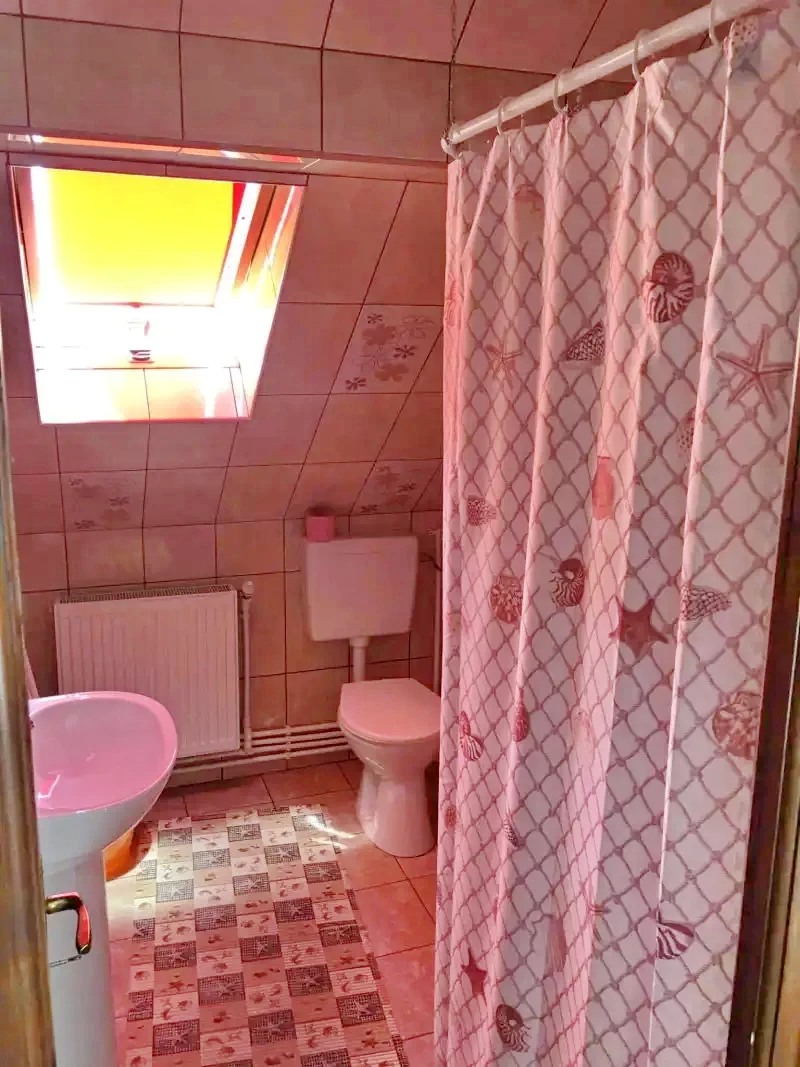 Praid Cazare | Motel (K0279-12) Imaginea poate fi supusă drepturilor de autor. Se recomandă contactarea titularului drepturilor.