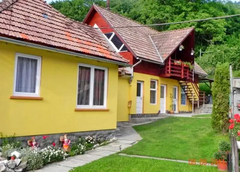 Parajd Szállás | Üdülőfalu (K0293-1) A kép szerzői jogvédelem alatt állhat. Javasolt a kapcsolatfelvétel a jog tulajdonossal.