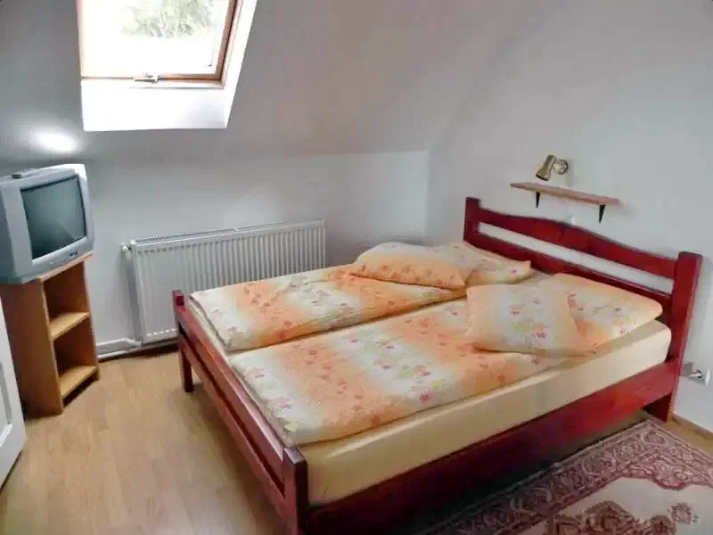 Praid Cazare | Sat de vacanță (K0293-5) Imaginea poate fi supusă drepturilor de autor. Se recomandă contactarea titularului drepturilor.