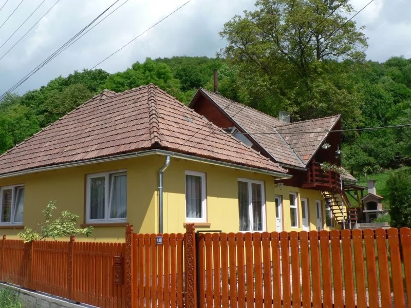 Parajd Szállás | Kulcsosház / Turisztikai faház (K0293-25) A kép szerzői jogvédelem alatt állhat. Javasolt a kapcsolatfelvétel a jog tulajdonossal.