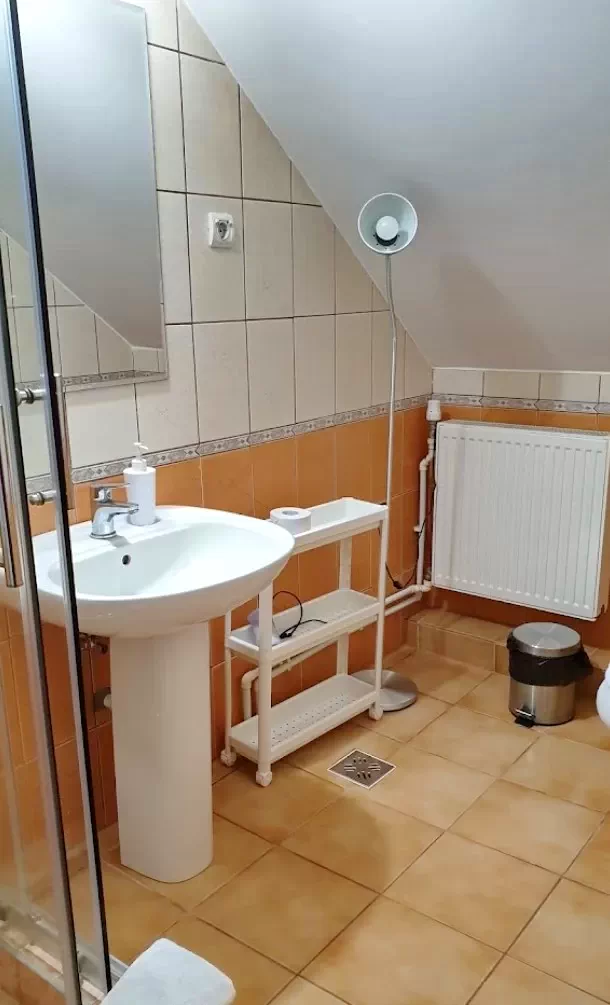 Praid Cazare | Motel (K0294-25) Imaginea poate fi supusă drepturilor de autor. Se recomandă contactarea titularului drepturilor.