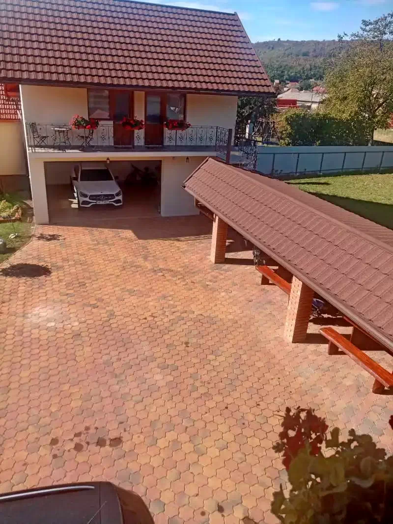 Praid Cazare | Motel (K0295-19) Imaginea poate fi supusă drepturilor de autor. Se recomandă contactarea titularului drepturilor.