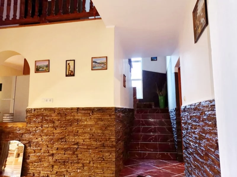 Praid Cazare | Sat de vacanță (K0296-6) Imaginea poate fi supusă drepturilor de autor. Se recomandă contactarea titularului drepturilor.