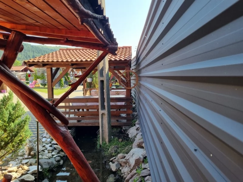 Praid Cazare | Sat de vacanță (K0296-10) Imaginea poate fi supusă drepturilor de autor. Se recomandă contactarea titularului drepturilor.