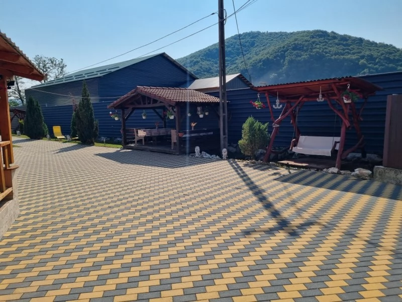 Praid Cazare | Sat de vacanță (K0296-21) Imaginea poate fi supusă drepturilor de autor. Se recomandă contactarea titularului drepturilor.