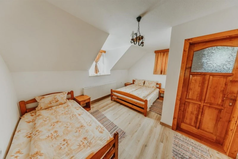 Praid Cazare | Cabană (K0303-21) Imaginea poate fi supusă drepturilor de autor. Se recomandă contactarea titularului drepturilor.