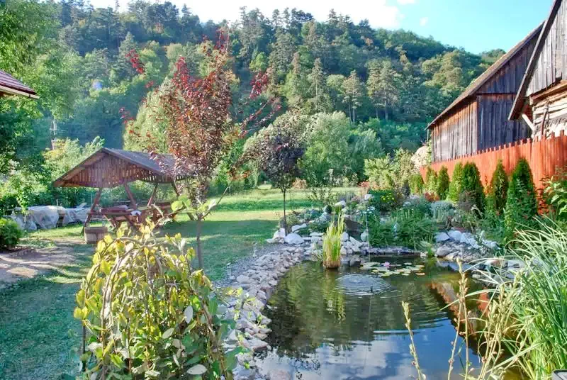 Praid Cazare | Motel (K0304-26) Imaginea poate fi supusă drepturilor de autor. Se recomandă contactarea titularului drepturilor.