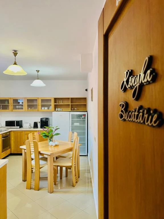 Praid Cazare | Pensiune (K0312-2) Imaginea poate fi supusă drepturilor de autor. Se recomandă contactarea titularului drepturilor. Praid Cazare | Pensiune (K0312-2) Imaginea poate fi supusă drepturilor de autor. Se recomandă contactarea titularului drepturilor.