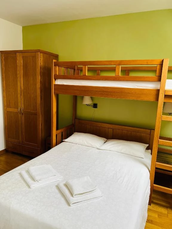 Praid Cazare | Motel (K0312-21) Imaginea poate fi supusă drepturilor de autor. Se recomandă contactarea titularului drepturilor.