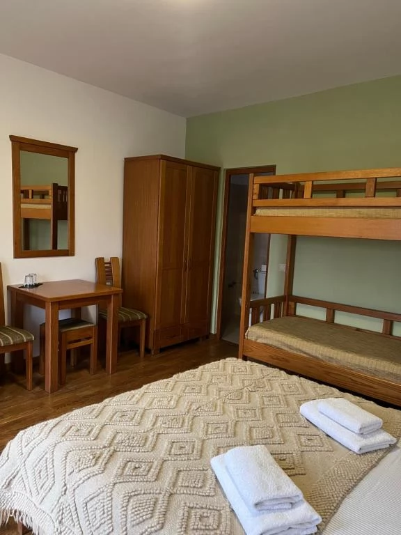 Praid Cazare | Motel (K0312-26) Imaginea poate fi supusă drepturilor de autor. Se recomandă contactarea titularului drepturilor.