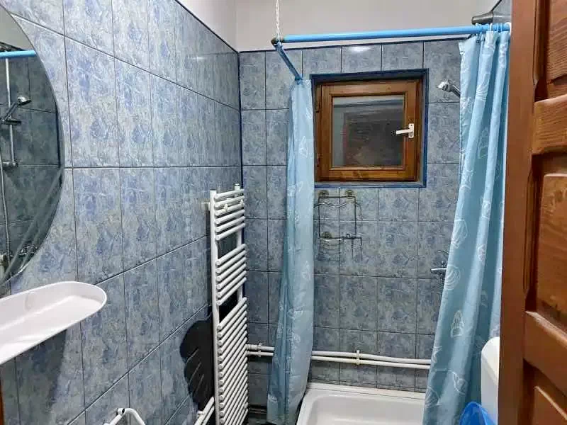 Praid Cazare | Motel (K0314-13) Imaginea poate fi supusă drepturilor de autor. Se recomandă contactarea titularului drepturilor.