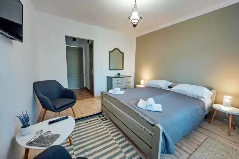 Praid Cazare | Motel (K0366-14) Imaginea poate fi supusă drepturilor de autor. Se recomandă contactarea titularului drepturilor.