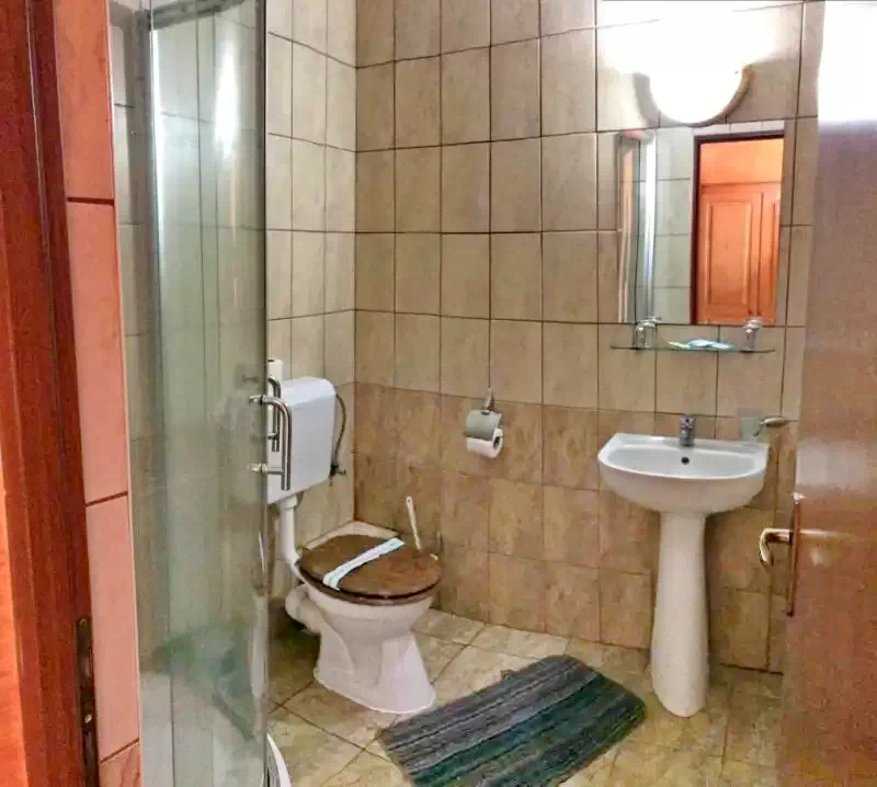 Praid Cazare | Motel (K0366-17) Imaginea poate fi supusă drepturilor de autor. Se recomandă contactarea titularului drepturilor.