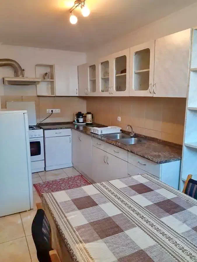 Praid Cazare | Motel (K0367-7) Imaginea poate fi supusă drepturilor de autor. Se recomandă contactarea titularului drepturilor.