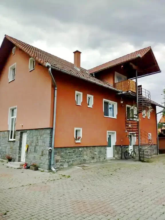 Praid Cazare | Motel (K0367-35) Imaginea poate fi supusă drepturilor de autor. Se recomandă contactarea titularului drepturilor.