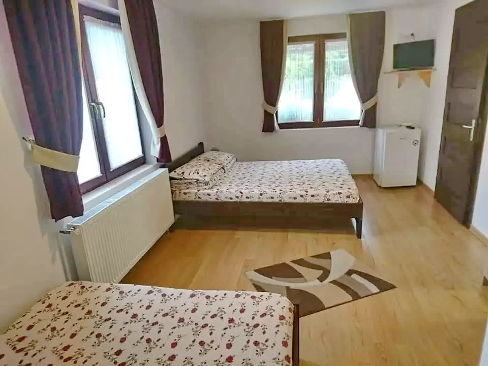 Praid Cazare | Motel (K0397-40) Imaginea poate fi supusă drepturilor de autor. Se recomandă contactarea titularului drepturilor.