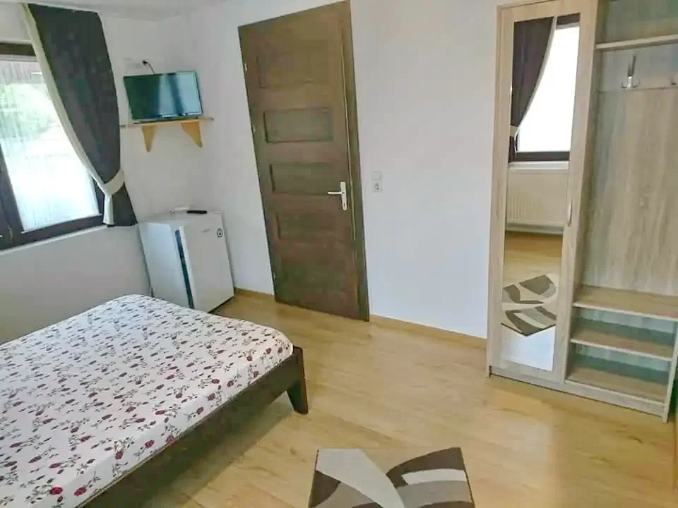 Praid Cazare | Motel (K0397-41) Imaginea poate fi supusă drepturilor de autor. Se recomandă contactarea titularului drepturilor.