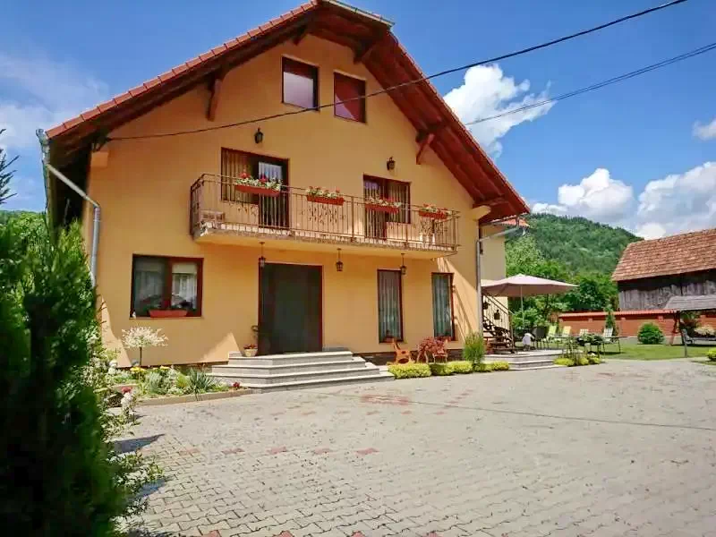 Parajd Szállás | Panzió (K0397-48) A kép szerzői jogvédelem alatt állhat. Javasolt a kapcsolatfelvétel a jog tulajdonossal.