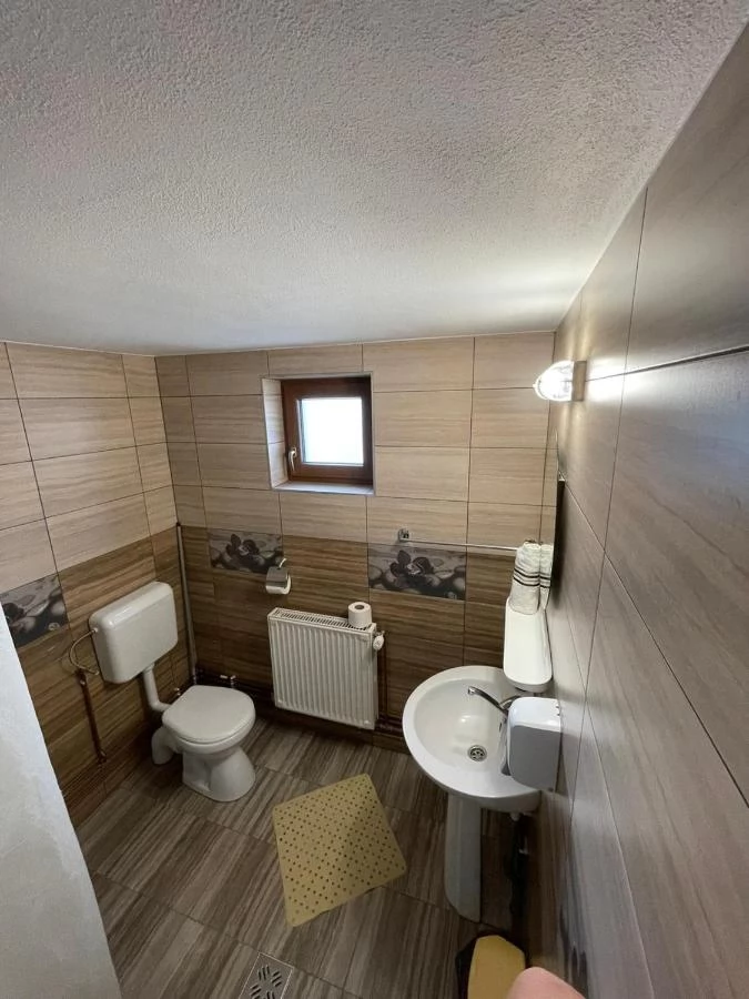 Praid Cazare | Motel (K0710-7) Imaginea poate fi supusă drepturilor de autor. Se recomandă contactarea titularului drepturilor.