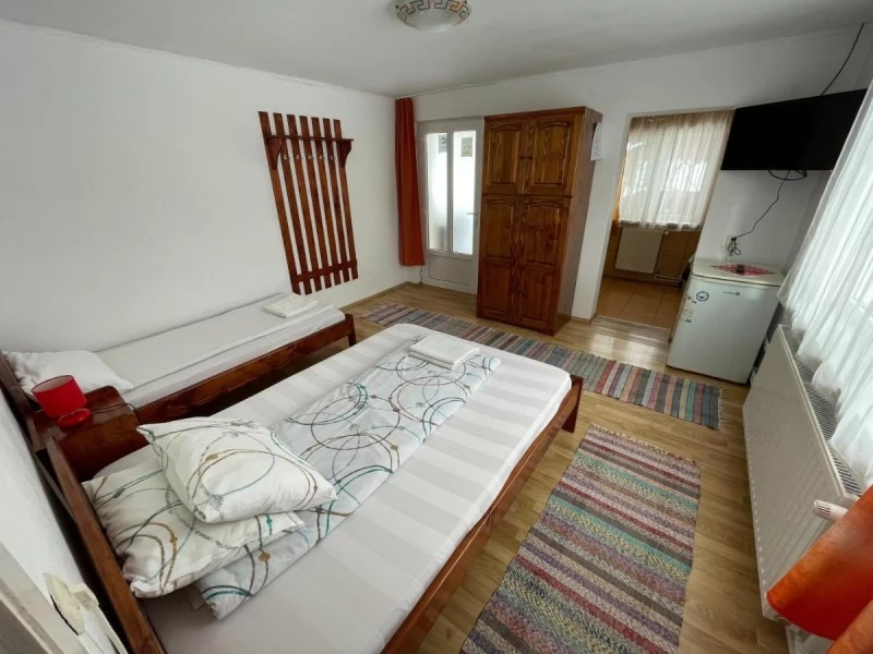 Praid Cazare | Motel (K0710-13) Imaginea poate fi supusă drepturilor de autor. Se recomandă contactarea titularului drepturilor.