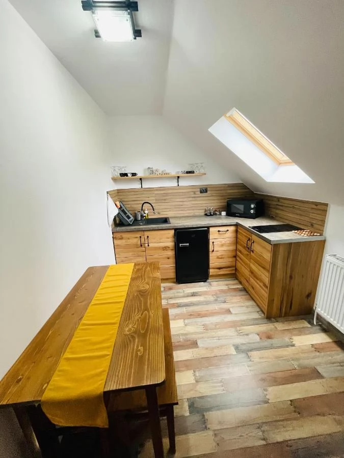 Praid Cazare | Motel (K0710-30) Imaginea poate fi supusă drepturilor de autor. Se recomandă contactarea titularului drepturilor.