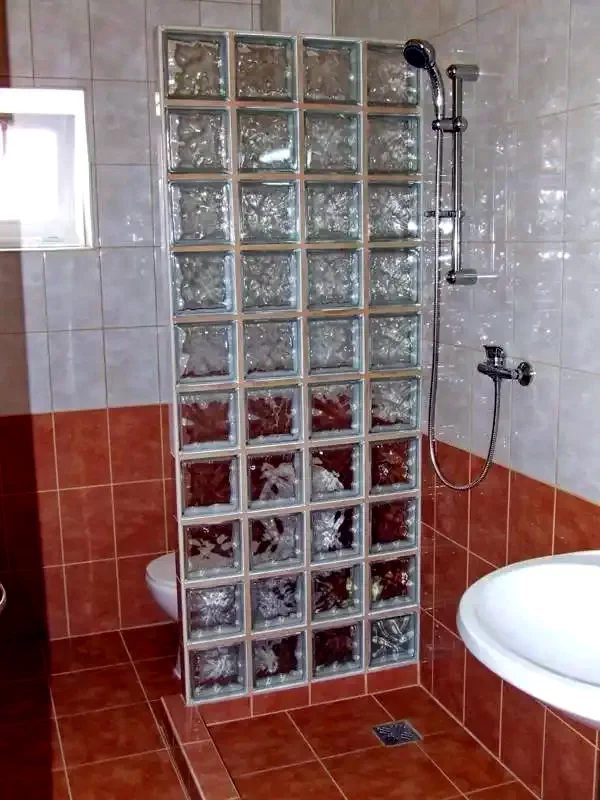 Praid Cazare | Motel (K0742-12) Imaginea poate fi supusă drepturilor de autor. Se recomandă contactarea titularului drepturilor.