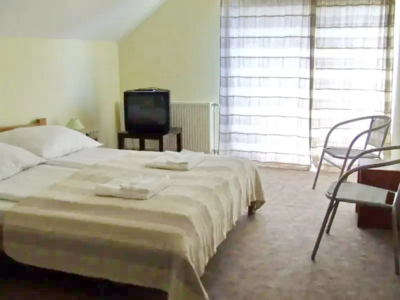 Praid Cazare | Motel (K0742-15) Imaginea poate fi supusă drepturilor de autor. Se recomandă contactarea titularului drepturilor.