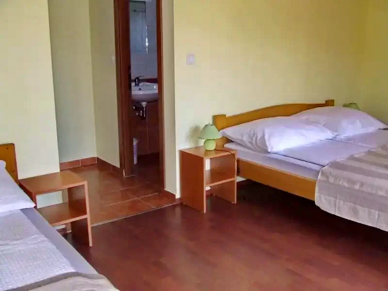 Praid Cazare | Motel (K0742-16) Imaginea poate fi supusă drepturilor de autor. Se recomandă contactarea titularului drepturilor.