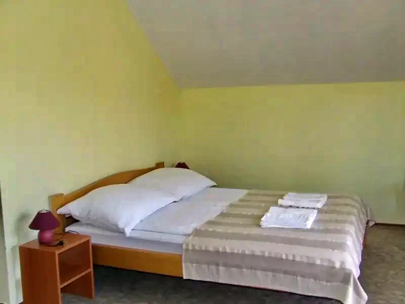 Praid Cazare | Motel (K0742-19) Imaginea poate fi supusă drepturilor de autor. Se recomandă contactarea titularului drepturilor.