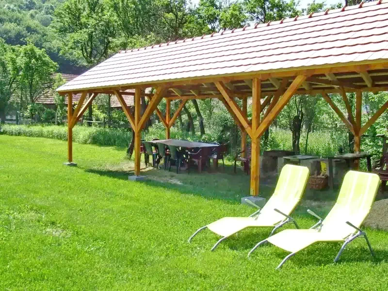 Praid Cazare | Motel (K0742-20) Imaginea poate fi supusă drepturilor de autor. Se recomandă contactarea titularului drepturilor.