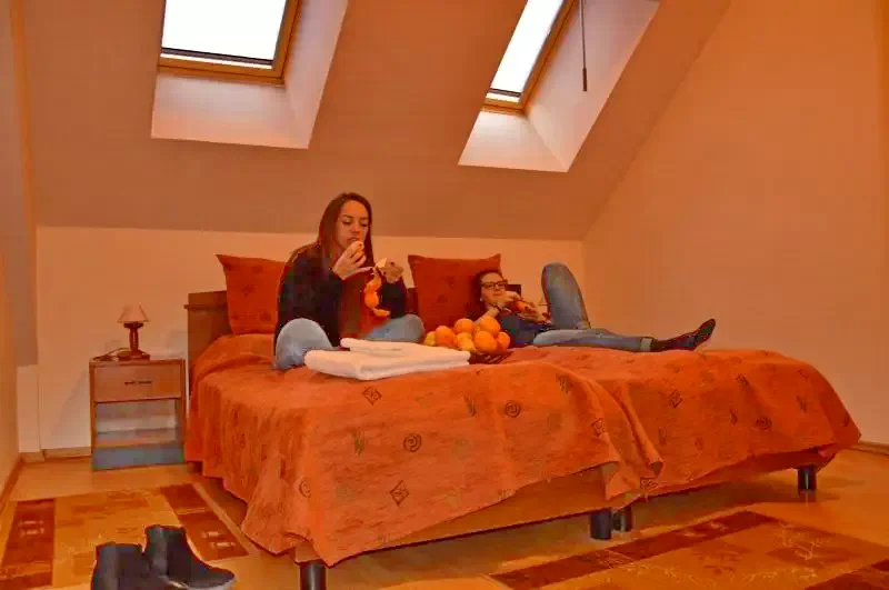 Praid Cazare | Motel (K0762-15) Imaginea poate fi supusă drepturilor de autor. Se recomandă contactarea titularului drepturilor.