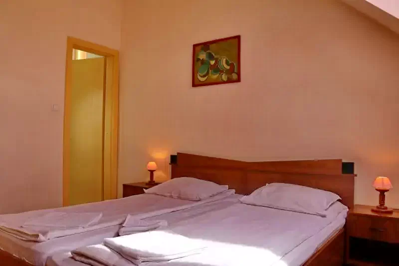 Praid Cazare | Motel (K0762-22) Imaginea poate fi supusă drepturilor de autor. Se recomandă contactarea titularului drepturilor.