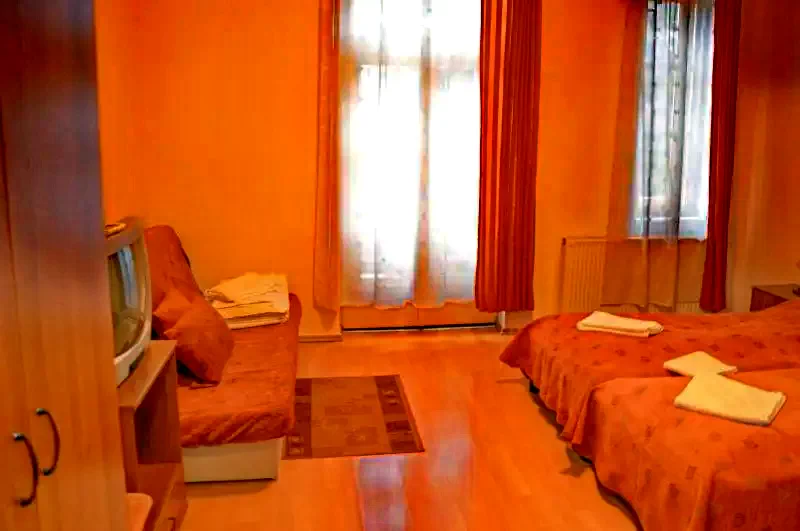 Praid Cazare | Motel (K0762-25) Imaginea poate fi supusă drepturilor de autor. Se recomandă contactarea titularului drepturilor.