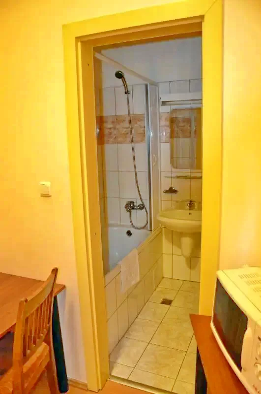 Praid Cazare | Motel (K0762-26) Imaginea poate fi supusă drepturilor de autor. Se recomandă contactarea titularului drepturilor.