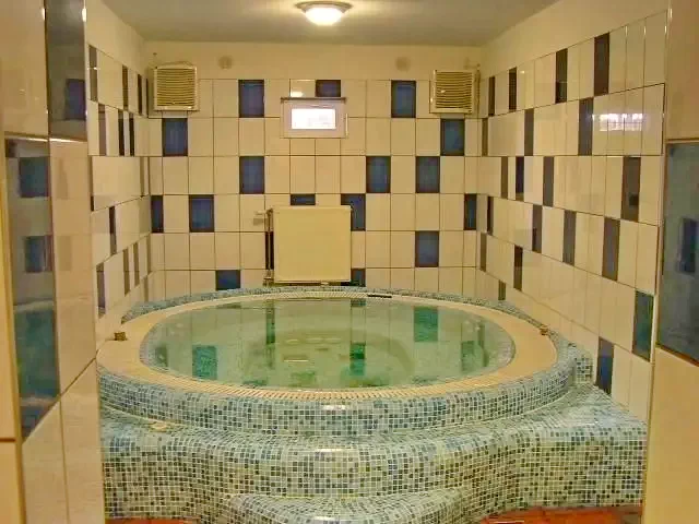 Praid Cazare | Motel (K0762-38) Imaginea poate fi supusă drepturilor de autor. Se recomandă contactarea titularului drepturilor.