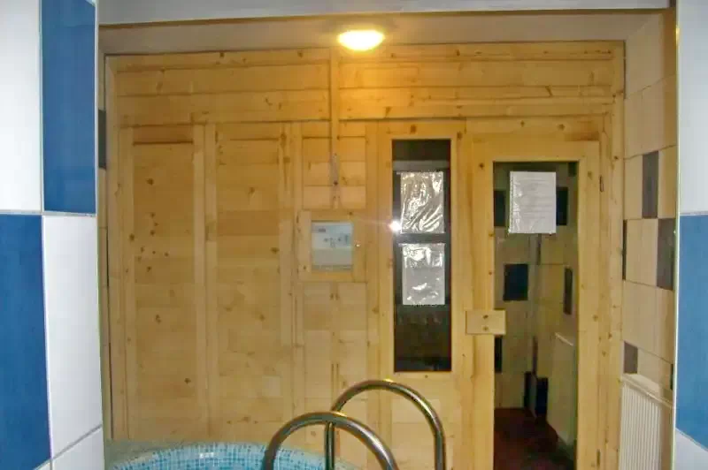 Parajd Szállás | Motel (K0762-41) A kép szerzői jogvédelem alatt állhat. Javasolt a kapcsolatfelvétel a jog tulajdonossal.