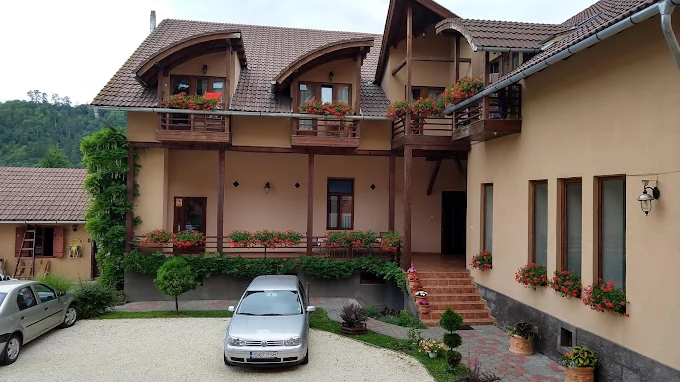 Praid Cazare | Motel (K0762-72) Imaginea poate fi supusă drepturilor de autor. Se recomandă contactarea titularului drepturilor.