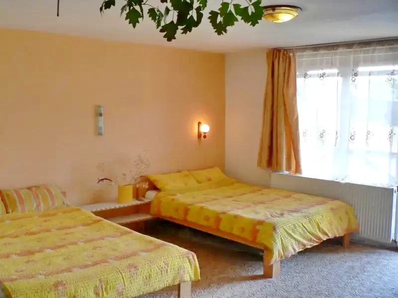 Praid Cazare | Motel (K0766-2) Imaginea poate fi supusă drepturilor de autor. Se recomandă contactarea titularului drepturilor.