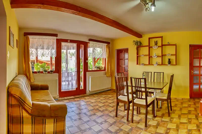 Praid Cazare | Motel (K0766-3) Imaginea poate fi supusă drepturilor de autor. Se recomandă contactarea titularului drepturilor.