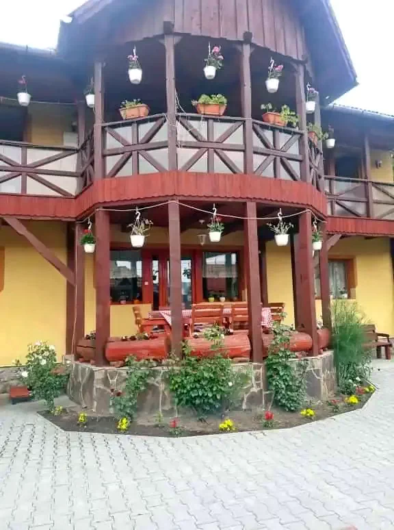 Praid Cazare | Motel (K0766-19) Imaginea poate fi supusă drepturilor de autor. Se recomandă contactarea titularului drepturilor.