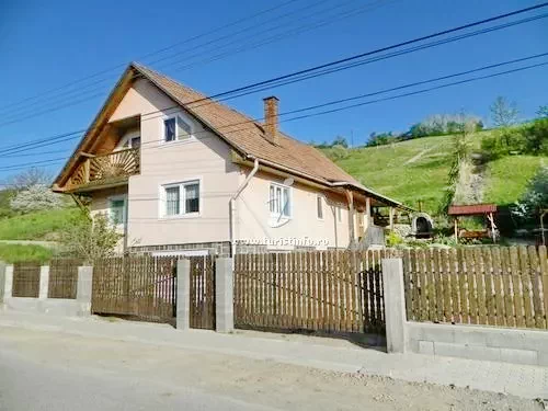 Praid Cazare | Sat de vacanță (K0826-19) Imaginea poate fi supusă drepturilor de autor. Se recomandă contactarea titularului drepturilor.