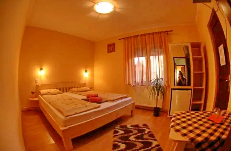 Parajd Szállás | Motel (K0966-14) A kép szerzői jogvédelem alatt állhat. Javasolt a kapcsolatfelvétel a jog tulajdonossal.