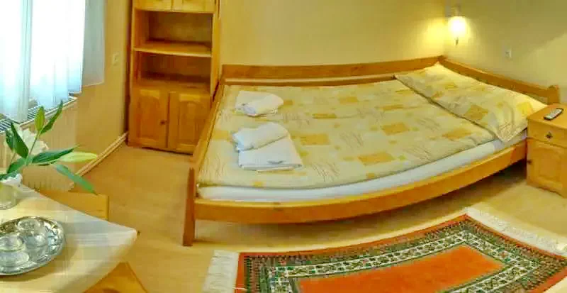 Parajd Szállás | Panzió (K0966-15) A kép szerzői jogvédelem alatt állhat. Javasolt a kapcsolatfelvétel a jog tulajdonossal.